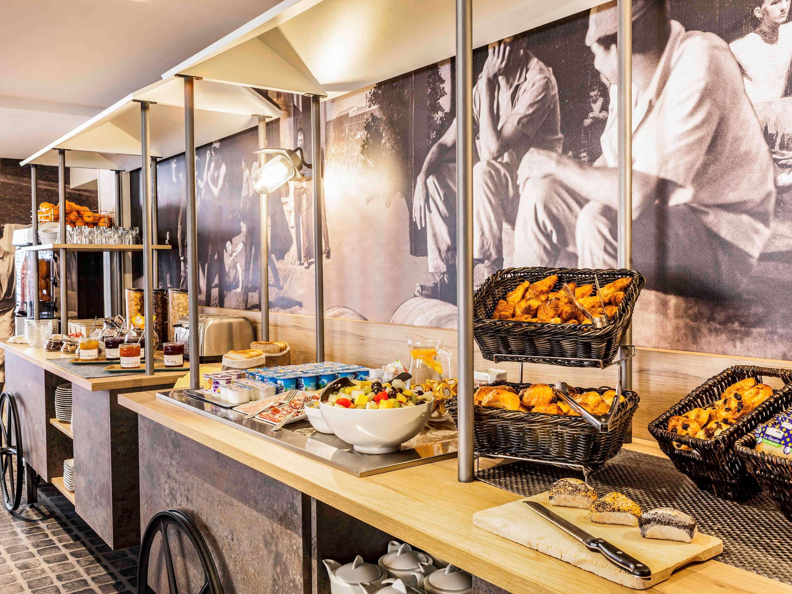 Ibis Styles Paris Mairie De Clichy Hotell Restaurant bilde